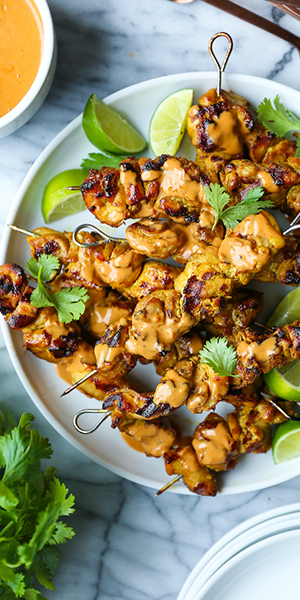 Brochettes de poulet sauce aux cacahuètes